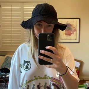 Kendall & Kylie Black Hat